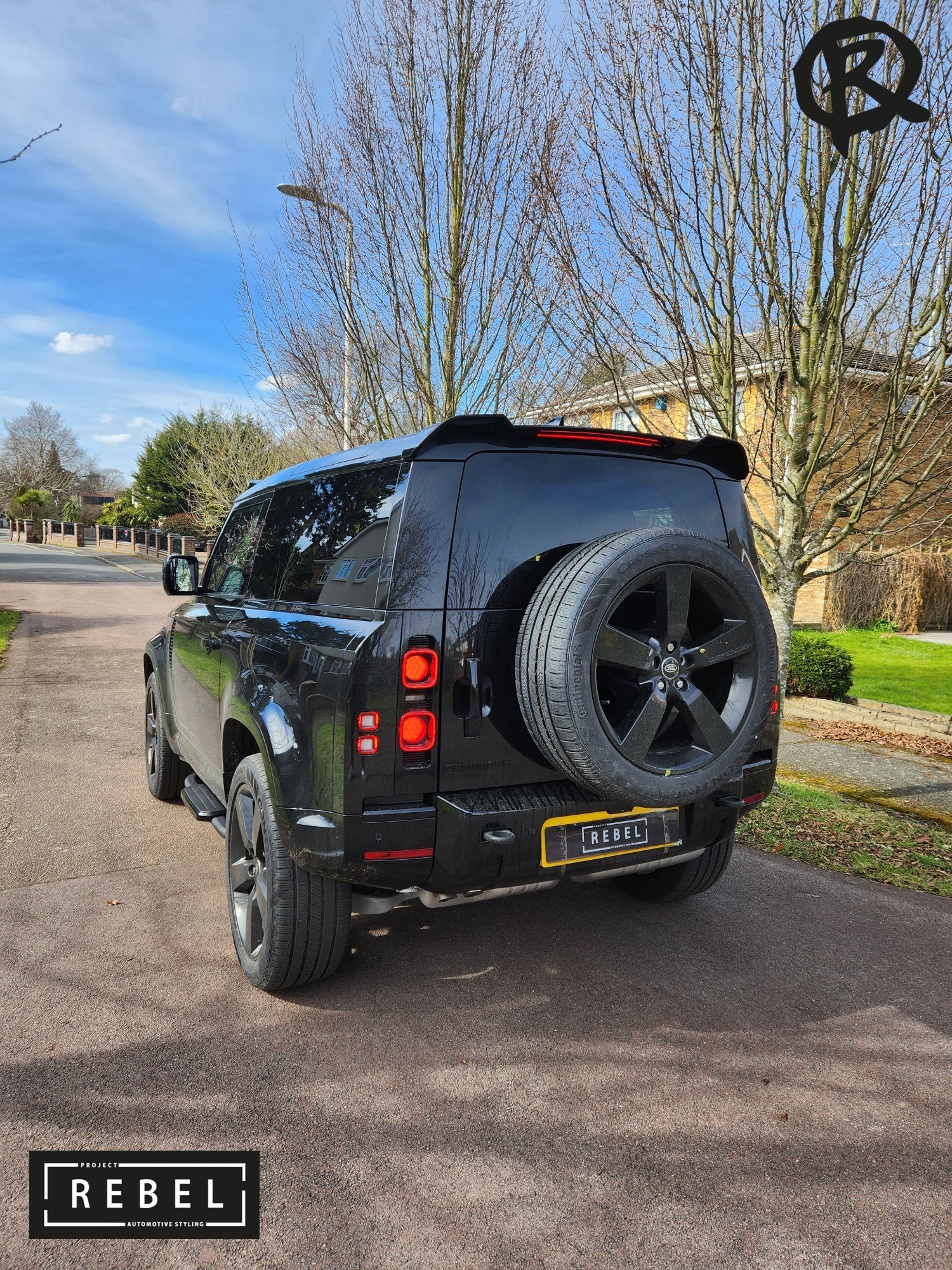 Defender L663 Gloss Black Rear Spoiler v1