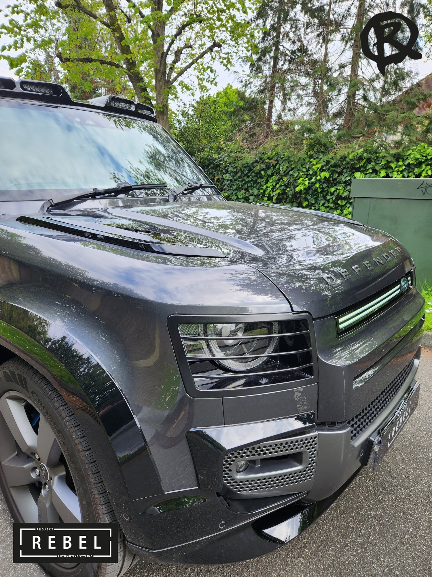 Defender L663 Gloss Black Bonnet Insert v2