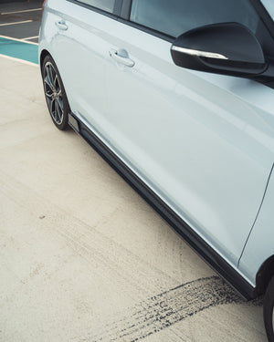 HYUNDAI i30N CARBON FIBRE SIDE SKIRTS - CT DESIGN