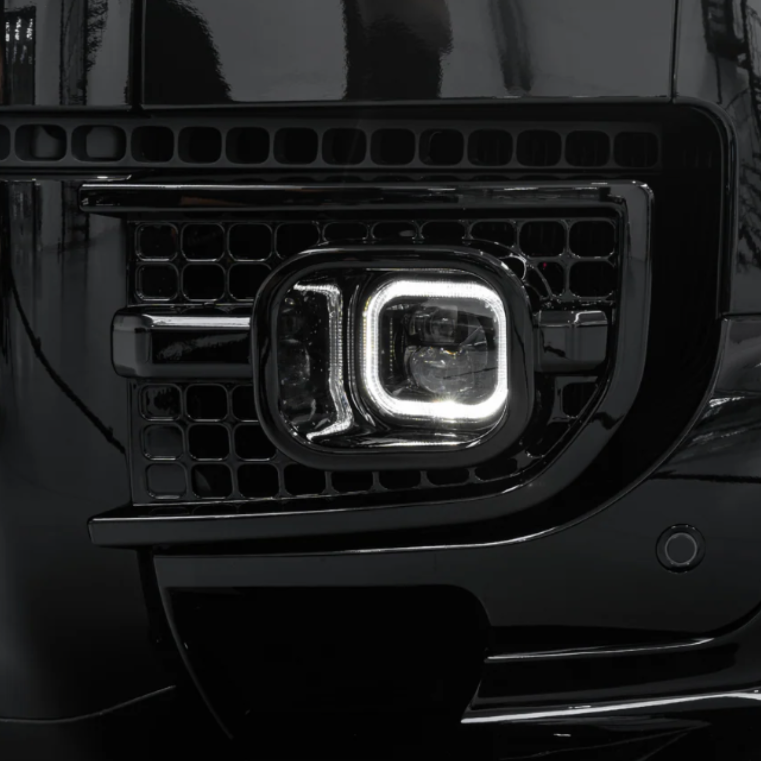 Defender L663 Square Fog Light / DRL