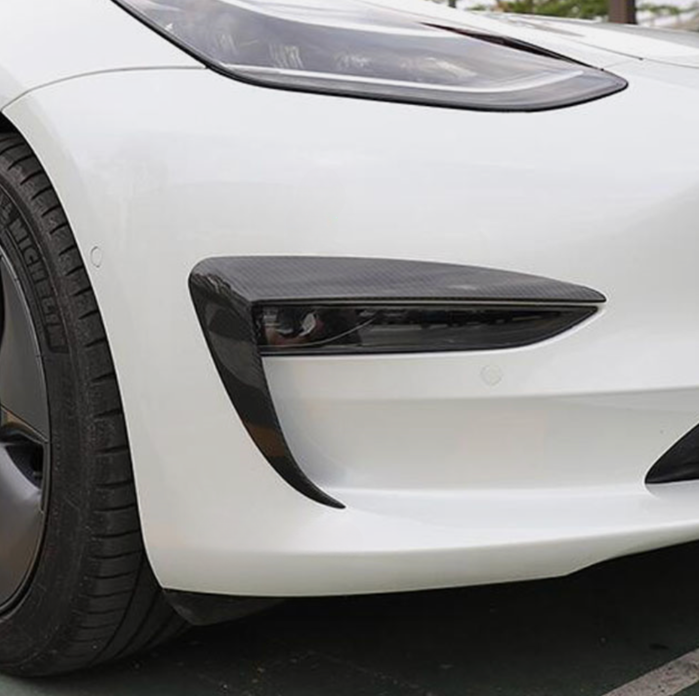 Tesla Model 3 Aero Style Front Fog Lamp Frame - Carbon Fibre Look
